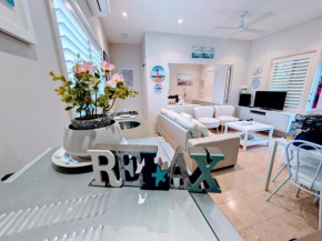 Beach Adjacent Apartment - Bluevista